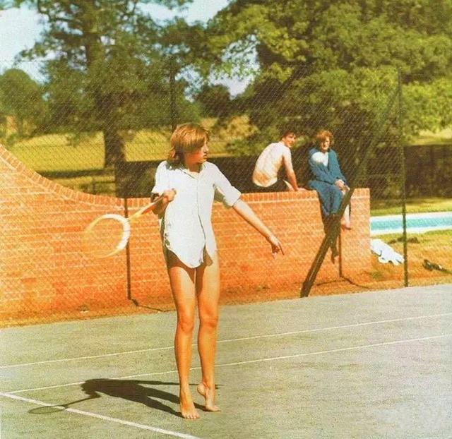 何在体育教 何在体育教