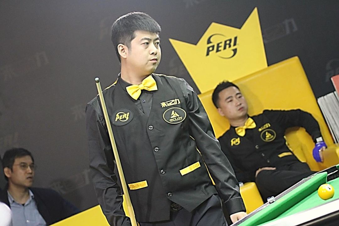 乎年龄的成 乎年龄的成