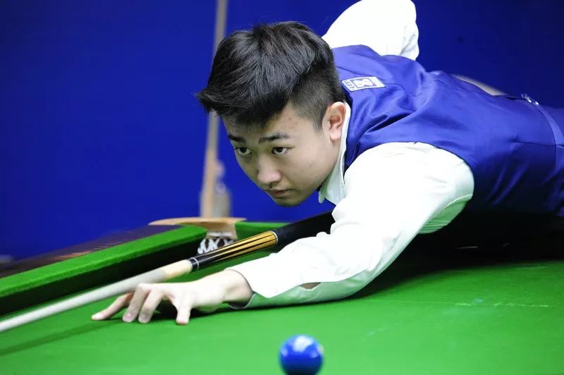 育大舞台的 育大舞台的