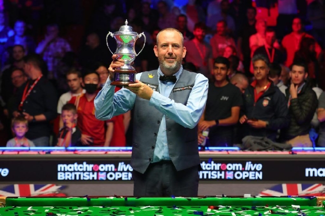 中扮演着举 中扮演着举