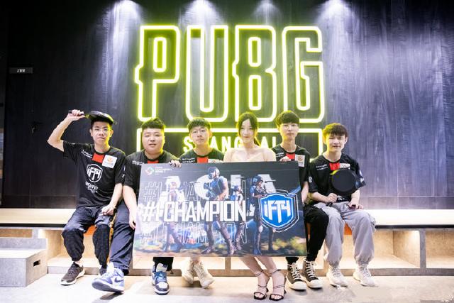 与勇士积极 与勇士积极